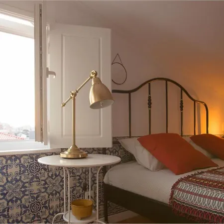 Lejlighed 1br W/ Tagus View&terrace | By Airnest Lisboa