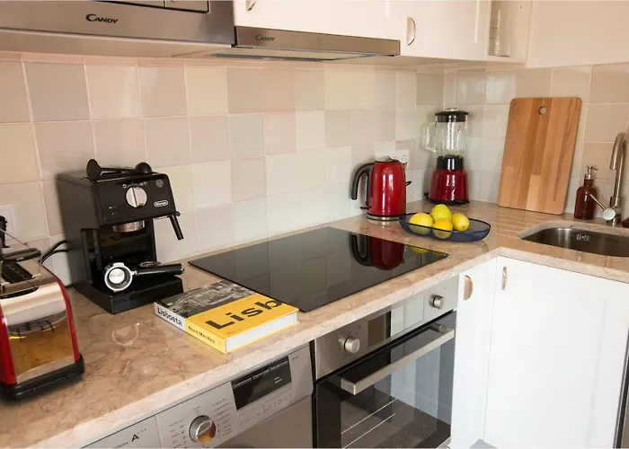 1br W/ Tagus View & Terrace | By Airnest