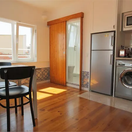 شقة 1br W/ Tagus View & Terrace | By Airnest