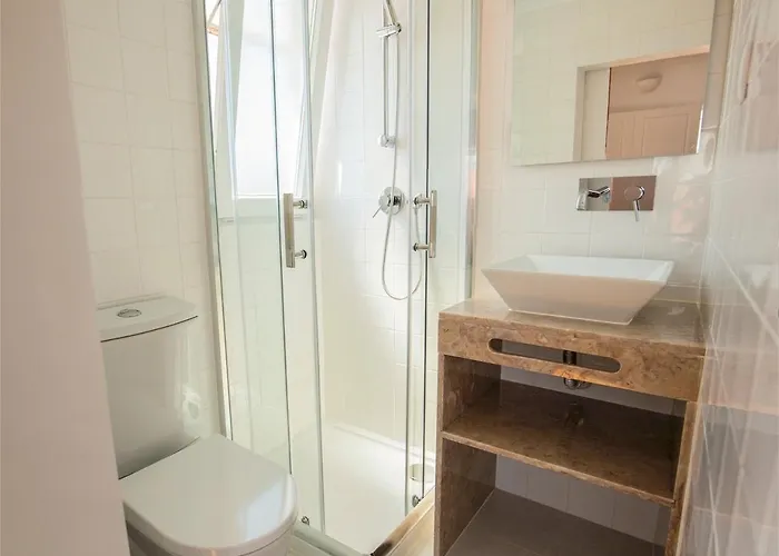 1br W/ Tagus View & Terrace | By Airnest Lägenhet *
